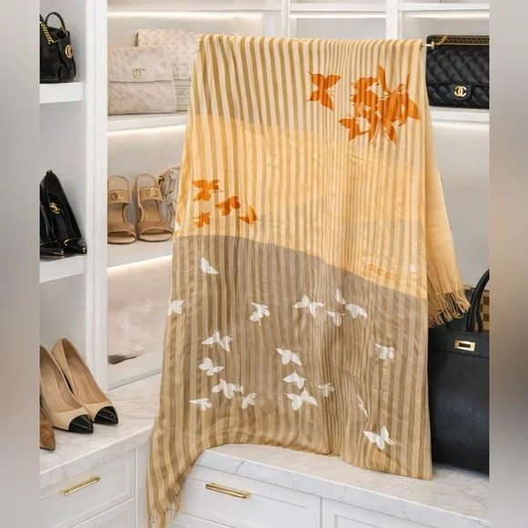 Vintage Gucci "Flora" Silk Stole Butterfly & Floral Motif by V. Accornero - Picture 3 of 10